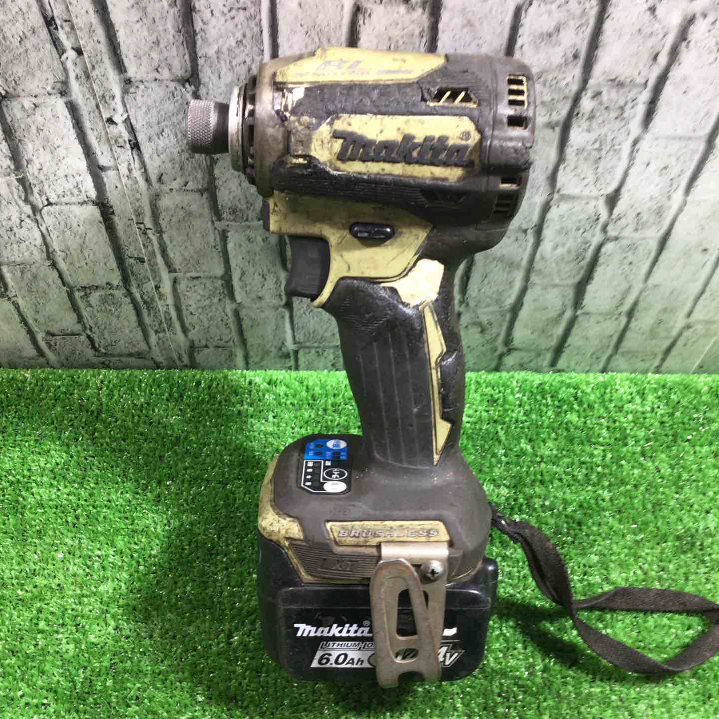 マキタ TD161DRGXAG インパクトドライバー【リライズ野田愛宕店】【店頭取引限定】【中古美品】【管理番号：IT5QFERD5REI】 マキタ/makita TD161DZB 充電式インパクトドライバー【野田愛宕店