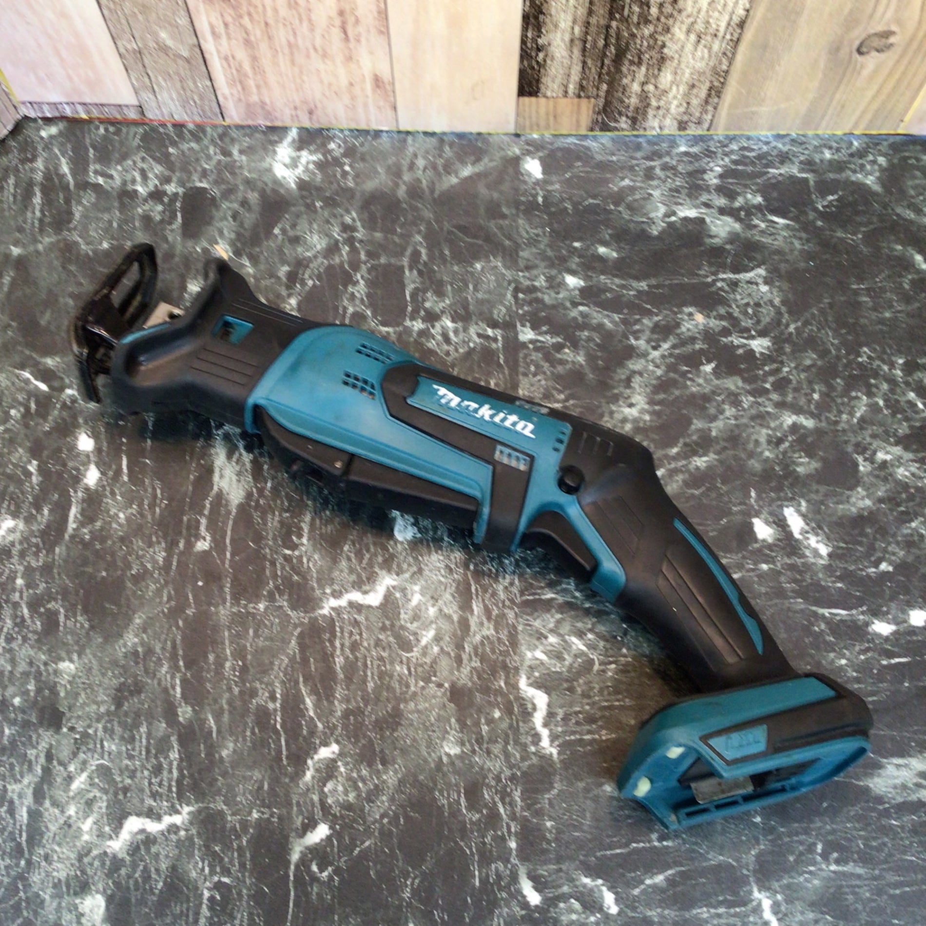 マキタ 充電式レシプロソー JR184DZ 本体のみ【八潮店】 – アクト