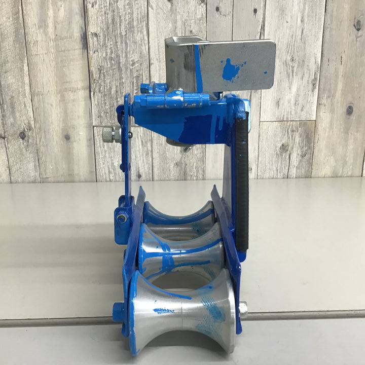 【中古品】ダイワ製作所 ケーブルラック用 3連ローラー バイス付 ①【戸田店】