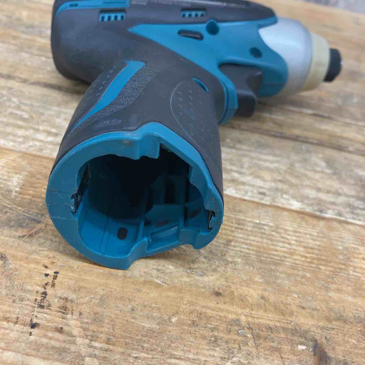 【中古品】 マキタ(makita) コードレスインパクトドライバー TD090DWX 【東大和店】 中古品】 マキタ(makita) コードレスインパクトドライバー TD090DWX