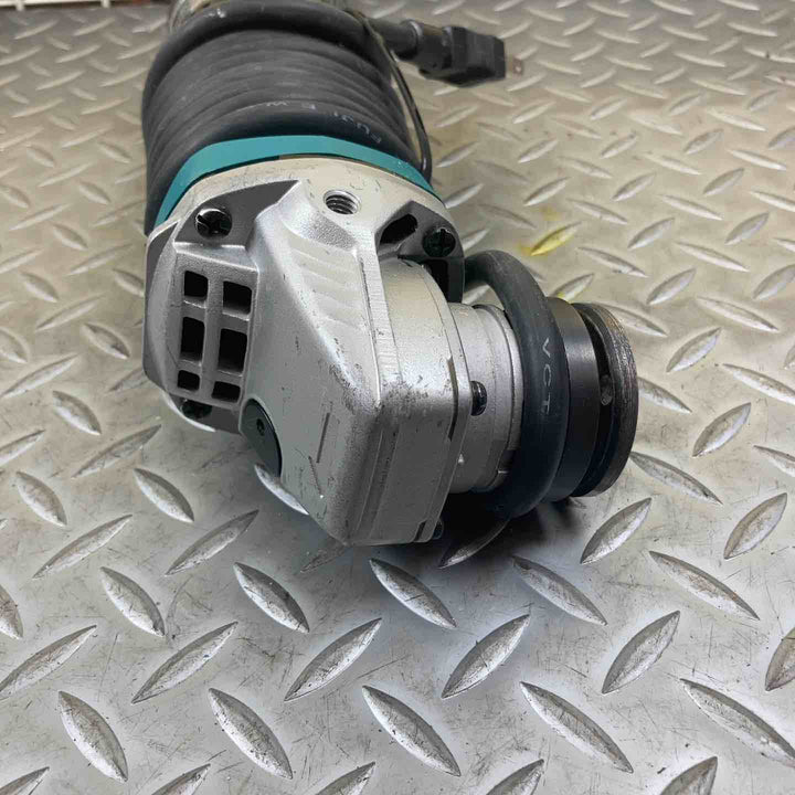 ☆マキタ(makita) 125mm ディスクグラインダ 9535B【川崎店】