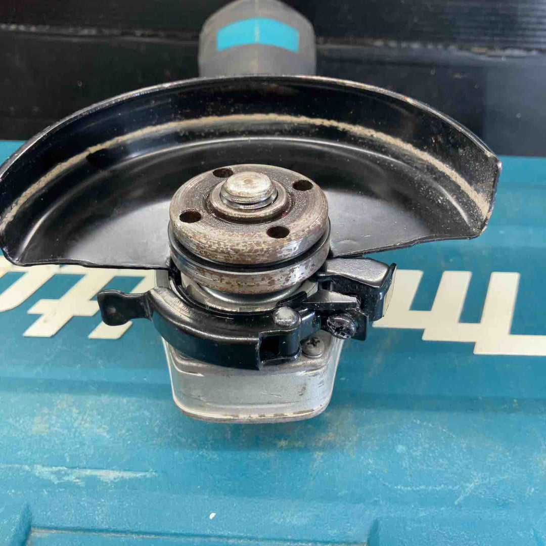★マキタ(makita) 125mmコードレスディスクグラインダー GA504DRGXN　充電器、バッテリー2個付属20回、24回【戸田店】