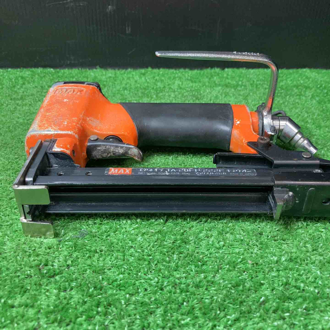 【中古品】マックス(MAX) 常圧エアタッカ F線ステープル用 (TA-20FP/222Fキュウオン) ◇ステープルおまけ付♪【岩槻店】