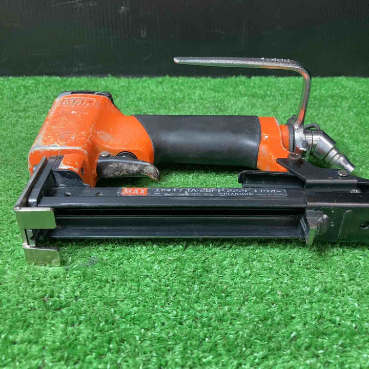 【中古品】マックス(MAX) 常圧エアタッカ F線ステープル用 (TA-20FP/222Fキュウオン) ◇ステープルおまけ付♪【岩槻店】