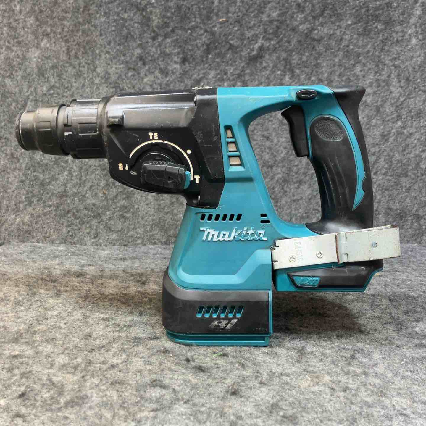 マキタ(makita) コードレスハンマドリル HR244DZ【桶川店】 – アクト