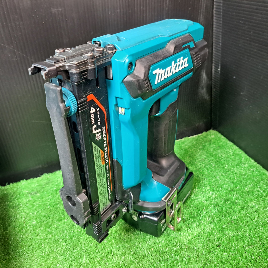 ★マキタ(makita) コードレスタッカ ST421DRG【岩槻店】