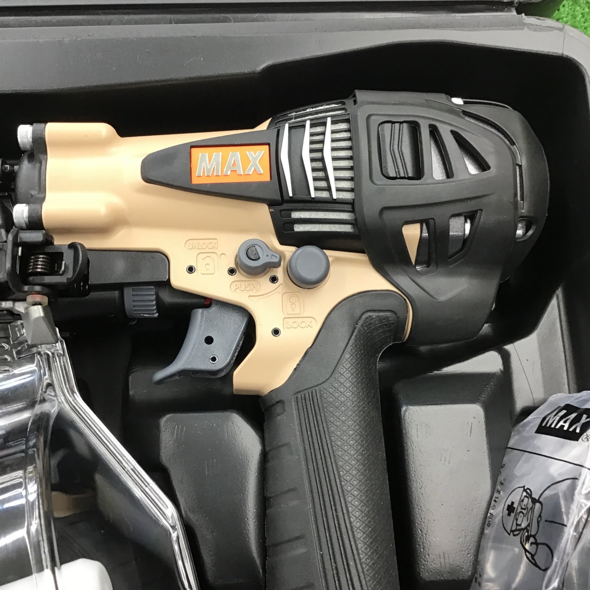 MAX HN-50N4(D)-R 高圧エア釘打ち機【野田愛宕店】【店頭取引限定】【中古】管理番号：ITT7WLD3S9D3 HN-50N4(D)シリーズの製品詳細ページ | 高圧コイルネイラ[釘打機](釘