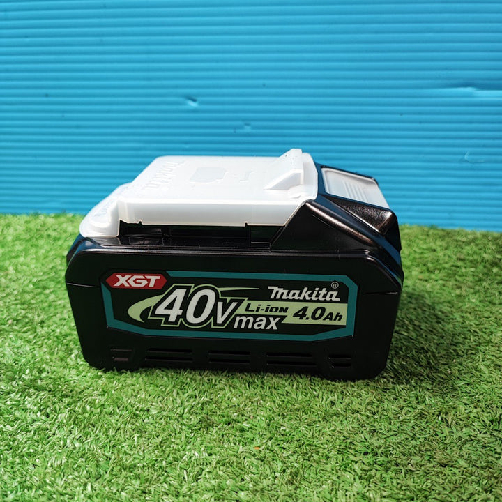 【店頭受取り限定】マキタ(Makita) 充電式草刈機 40Vmax4Ah バッテリ・急速充電器付 MUR006GRM【岩槻店】