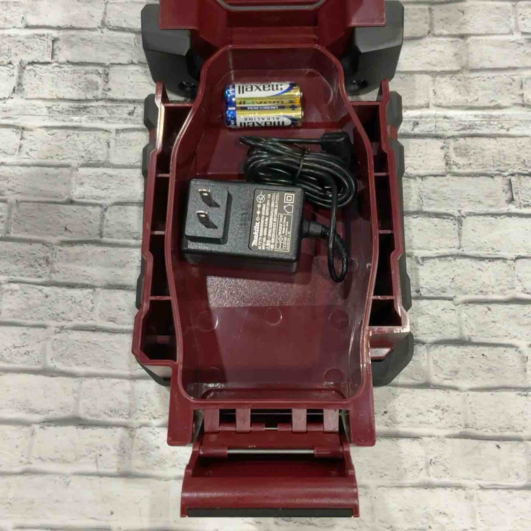 ◇マキタ(makita) コードレスラジオ MR108AR(限定色：オーセンティックレッド) 本体のみ【越谷店】
