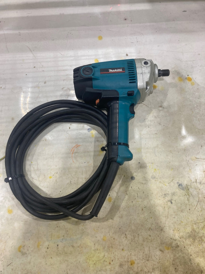 〇マキタ(makita) 180mm電子ポリッシャ PV7001C　ウールパッド 180mm  スポンジ180mm　回転数：600～2,000min-1　【川口店】