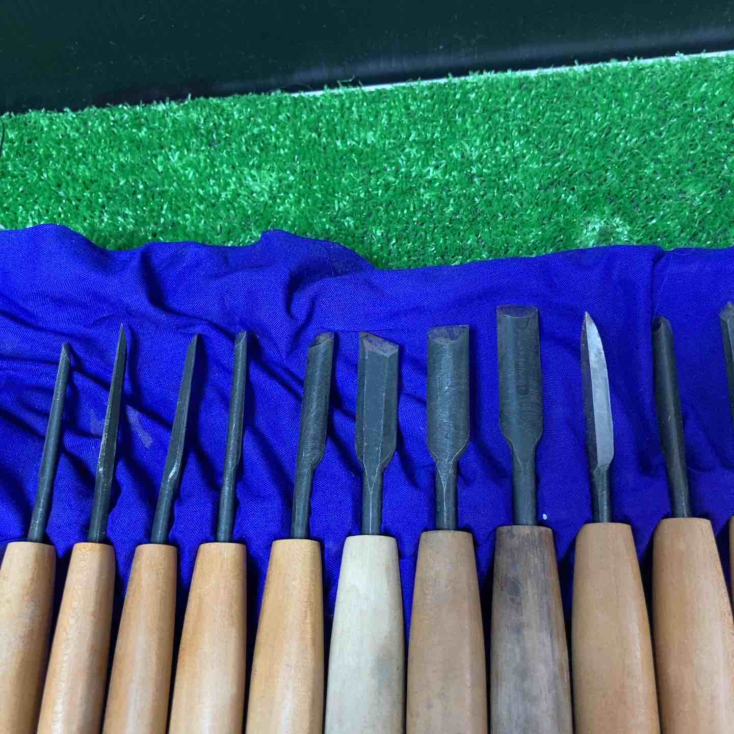 彫清 「錦」 彫刻刀 15本組 共箱付き 彫刻小道具 彫刻鑿 木彫【岩槻店