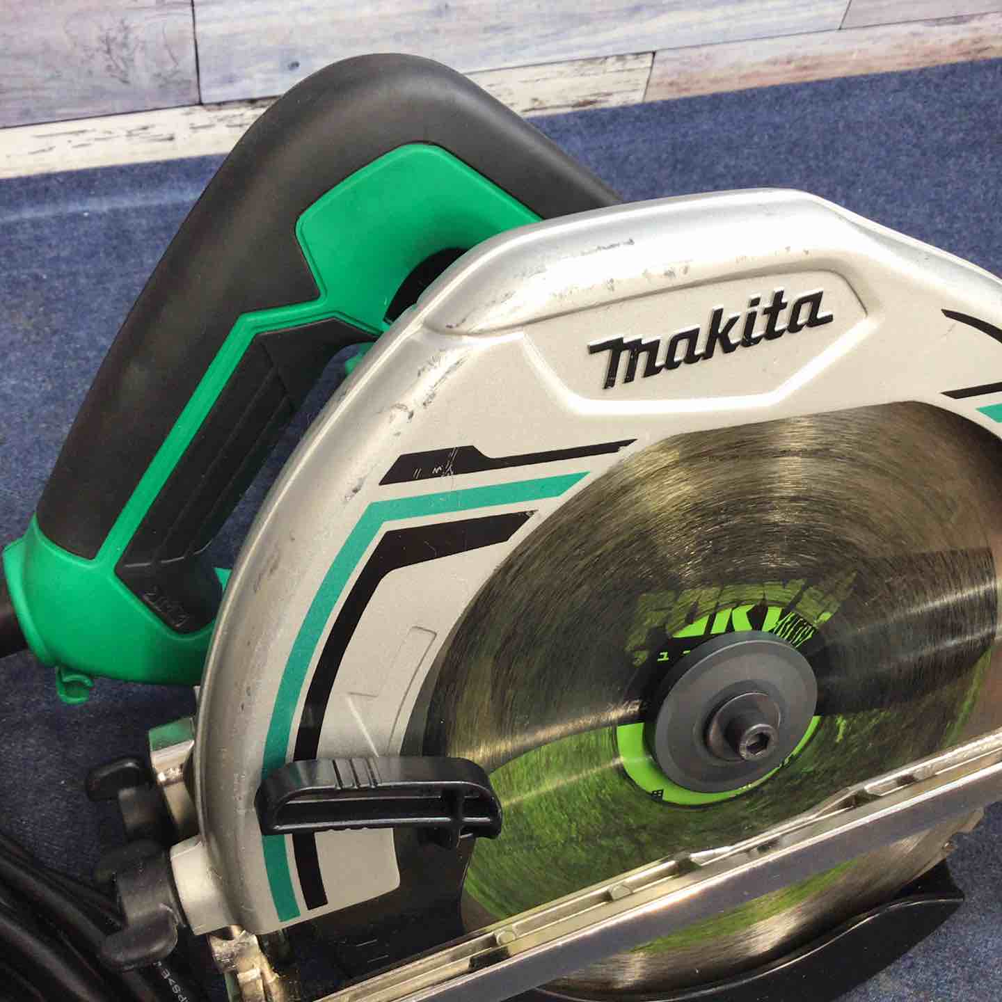 中古品】☆マキタ(makita) 190mm電気マルノコ M585 本体のみ 中古品】☆マキタ(makita) 190mm電気マルノコ M585 本体のみ