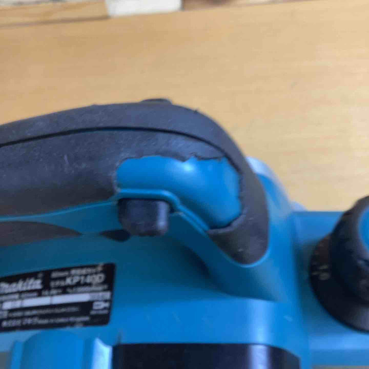 ◇マキタ(makita) 14.4Vコードレスカンナ KP140DZ【越谷店】