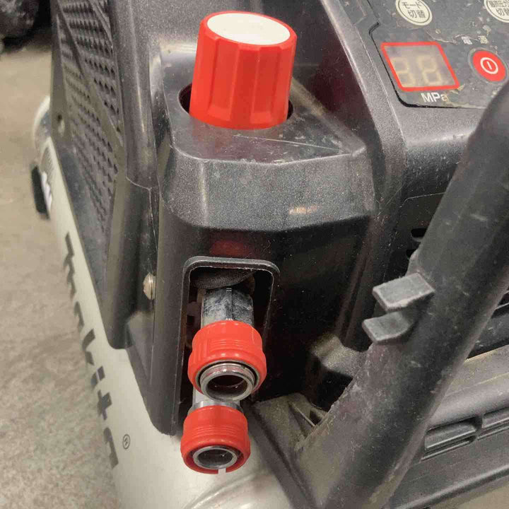 ★マキタ(makita) エアコンプレッサー AC462XLHB【川崎店】