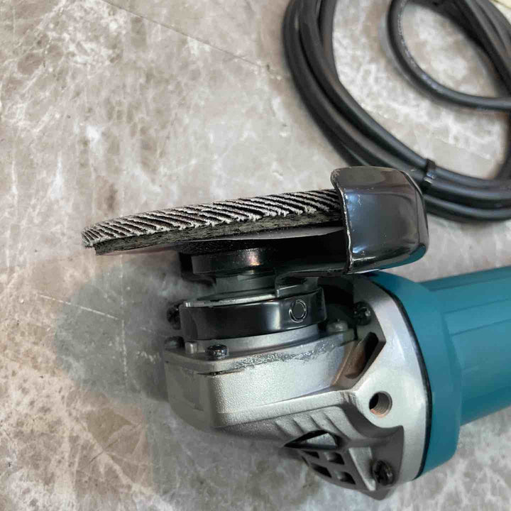☆マキタ(makita) 100mmディスクグラインダ 9533B【八潮店】