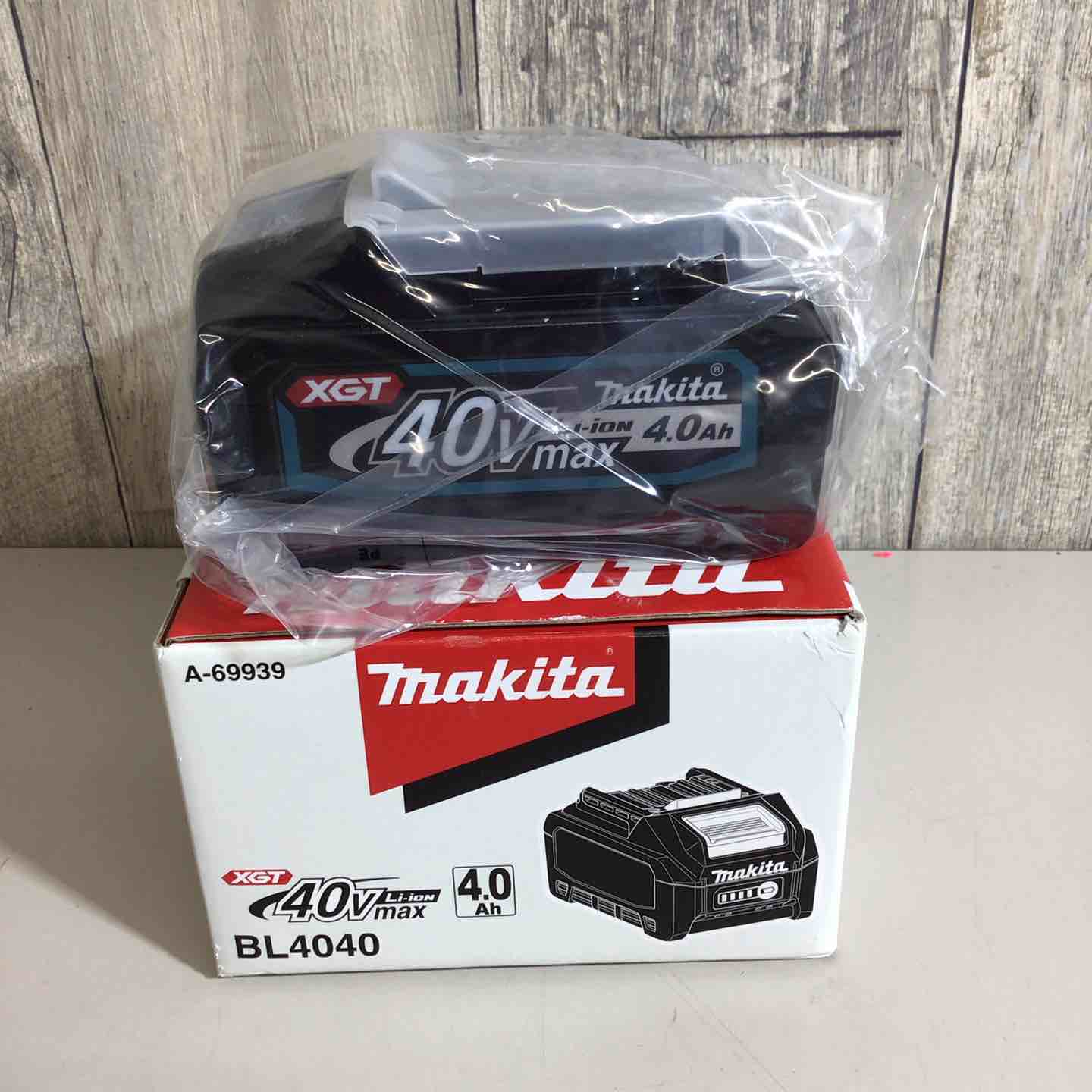 新品.末使用マキタ純正バッテリー 40V-4.0Ah 1個 マキタ 絶対純正 マキタ BL4040 40Vバッテリー（4.0Ah) 安心の