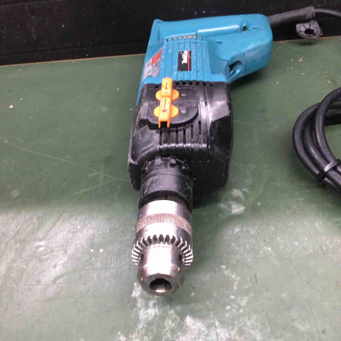 ◇マキタ(makita) ダイヤコア震動ドリル 120mm 8406C【戸田店