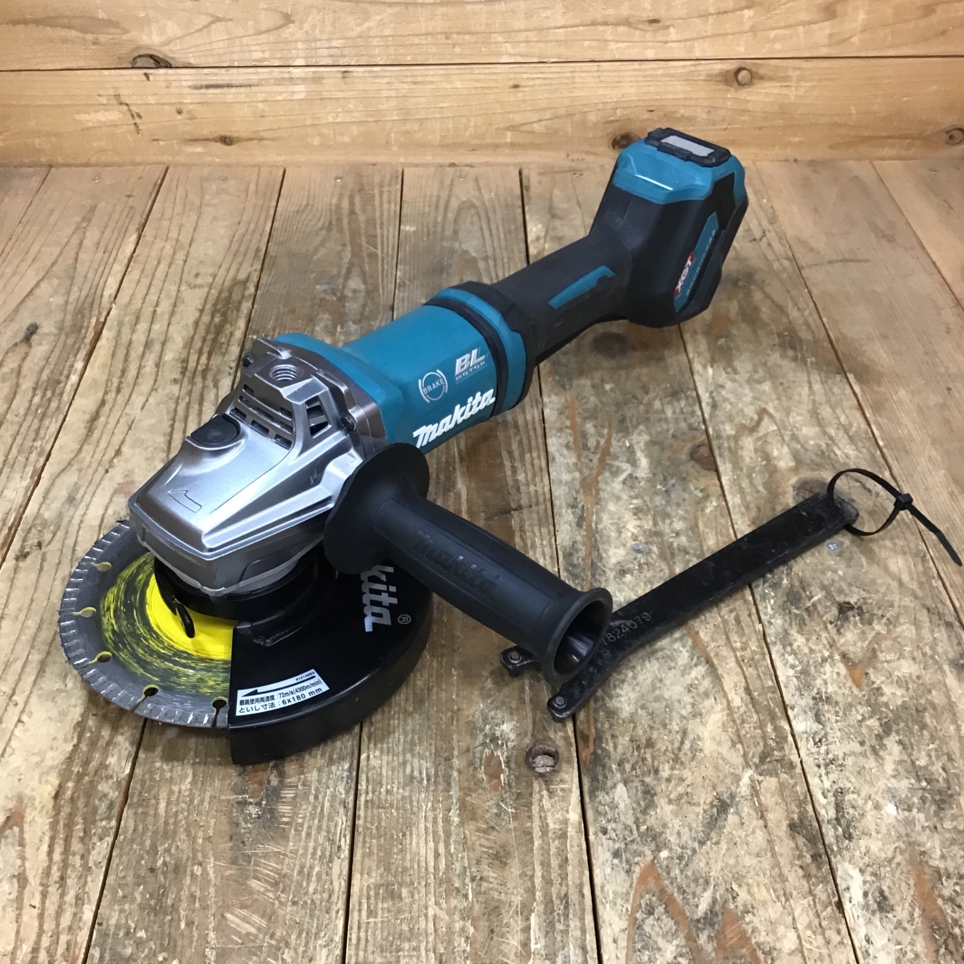 ★マキタ(makita) 180mmコードレスディスクグラインダー GA037GZ【所沢店】