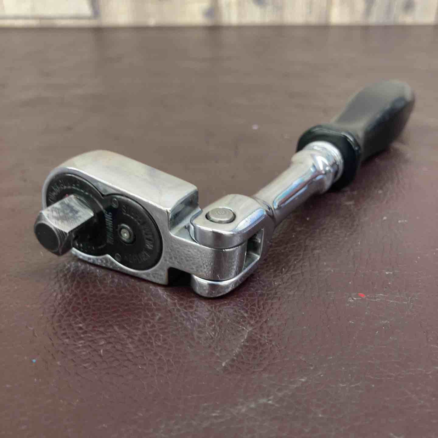 【中古品】 スナップオン(Snap-on) 3/8”首振りラチェットレンチ F735B 【東大和店】 中古品】 スナップオン(Snap-on) 3/8”首振りラチェットレンチ F735B