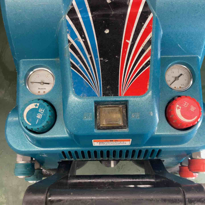 ★マキタ(makita) エアコンプレッサー AC400X エア充填時間約3分16秒、カバーの一部破損・ネジ欠品あり【戸田店】