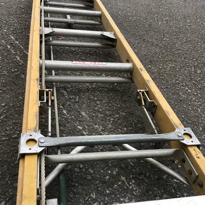 【店頭受取り限定】ナカオ 絶縁二連伸縮はしご　型式不明【所沢店】