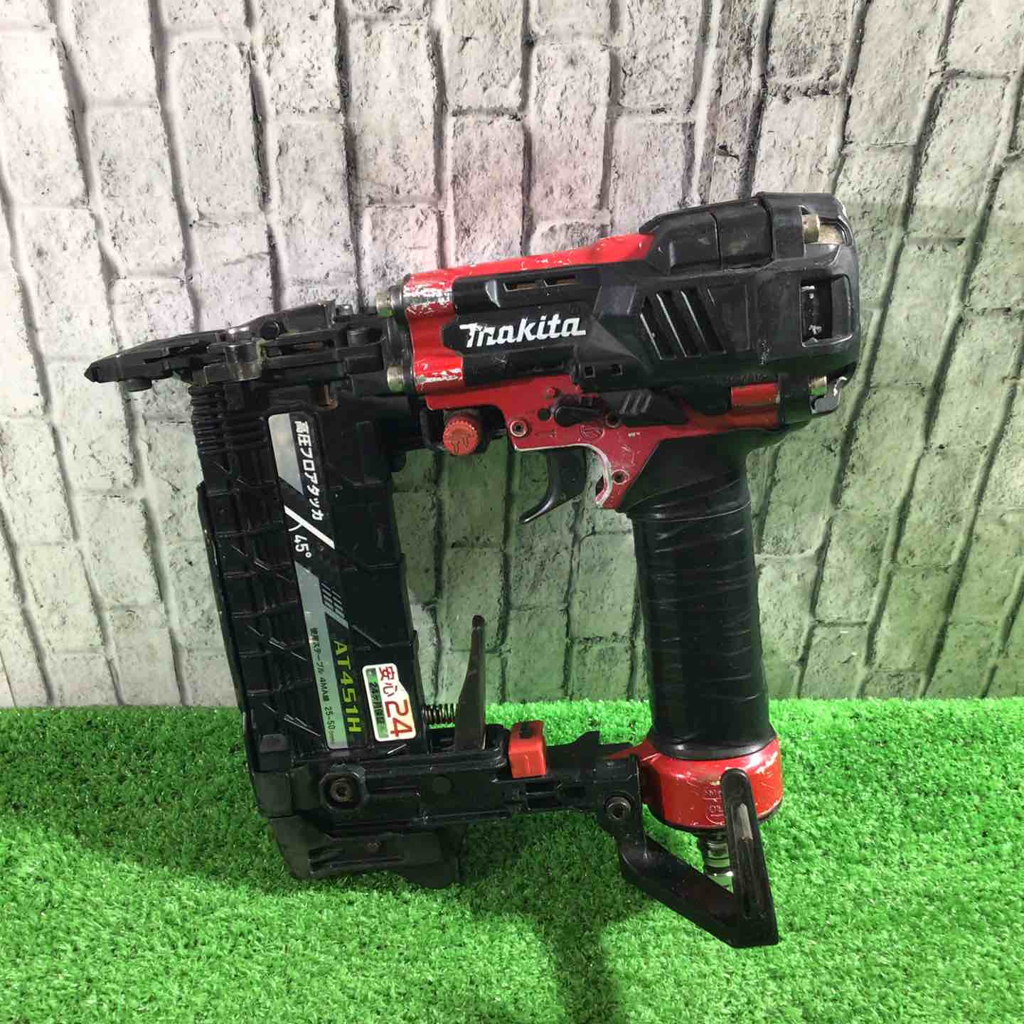 ★マキタ(makita) 高圧フロアタッカ AT451H【川口店】 ☆マキタ(makita) 高圧フロアタッカ AT451H【川口店】 – アクトツール