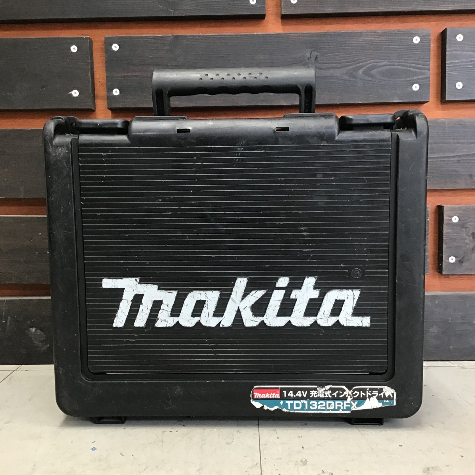 中古品】マキタ/makita コードレスインパクトドライバー TD132DRFXB