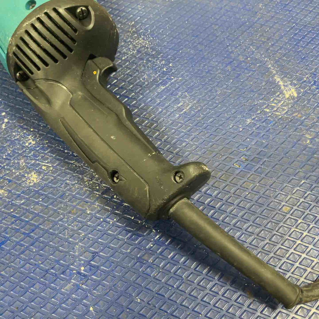 ◇マキタ(makita) 180mmディスクグラインダー GA7061【草加店】