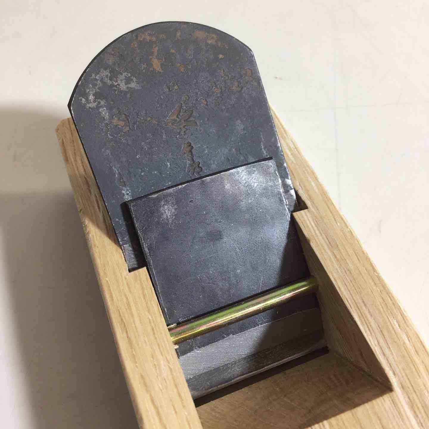 未使用品】圭三郎 小鉋 42mm つばめ鋼 鑿 鉋 大工道具【戸田店