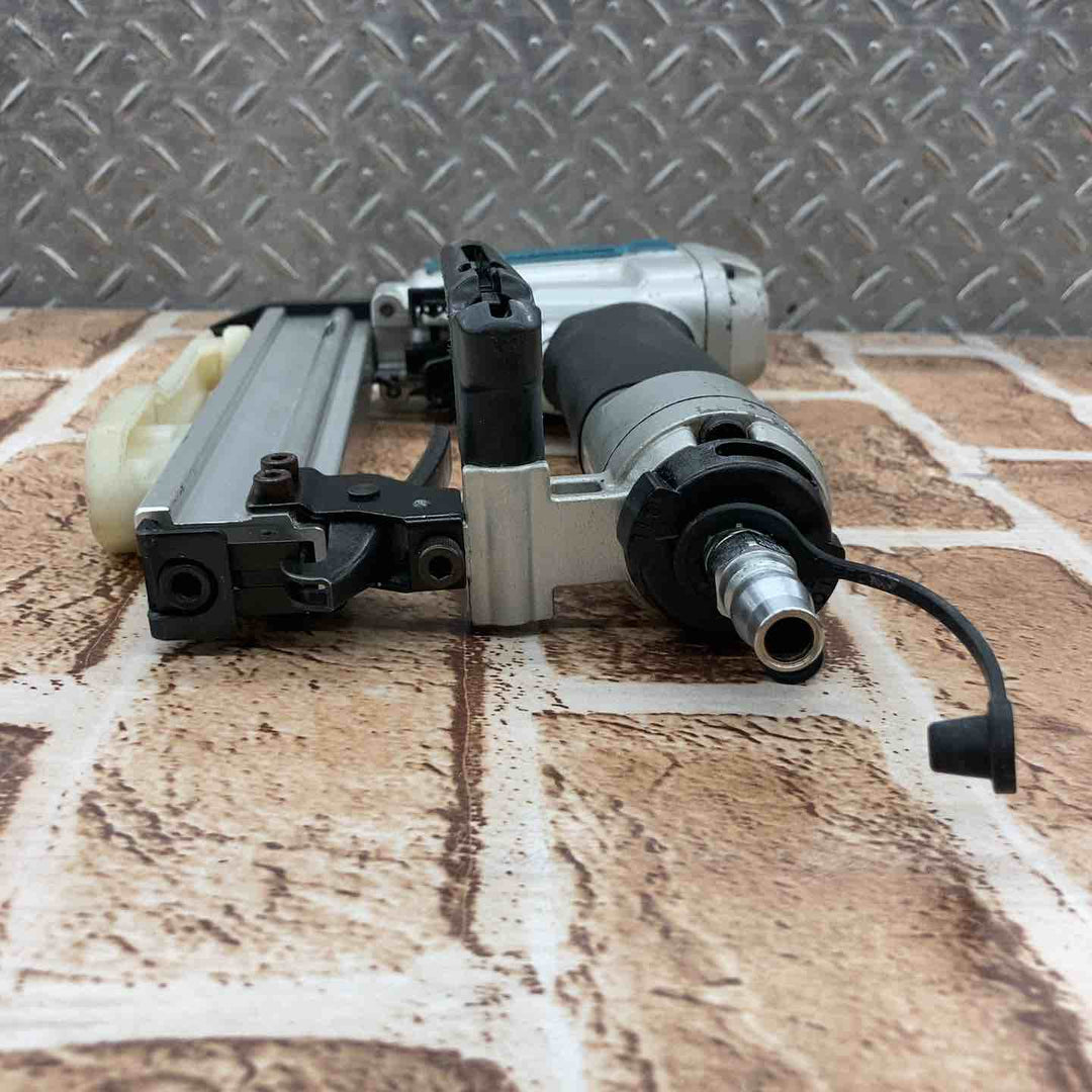 ★マキタ(makita) 常圧エアタッカ AT425AK【所沢店】