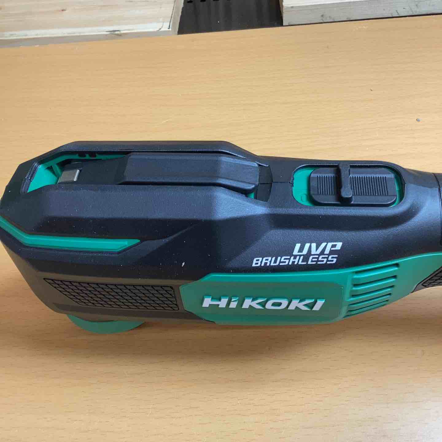 ☆ハイコーキ(HIKOKI ※旧:日立工機) コードレスマルチツール CV18DA(NN