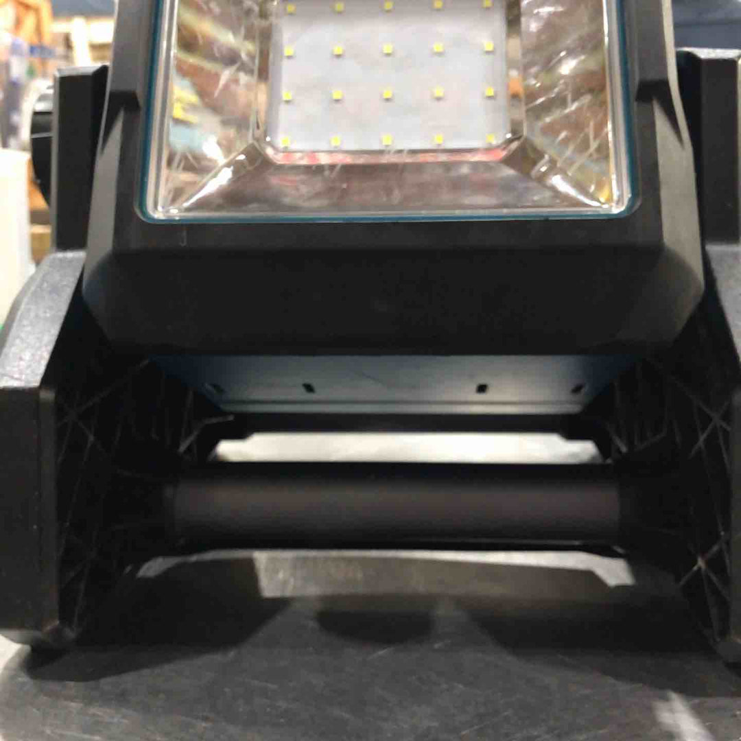 〇マキタ(makita) コードレススタンドライト 40Vmax 本体のみ/バッテリ・充電器別売 ML003G 青【川口店】