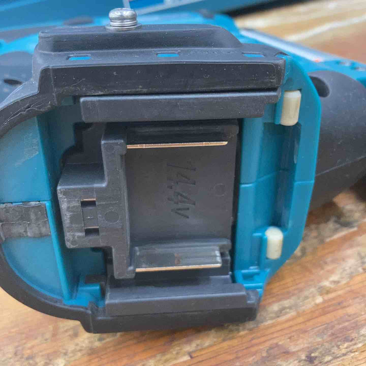 【中古品】◇マキタ(makita) コードレスタッカ  ST120DRF 14V セット【柏店】