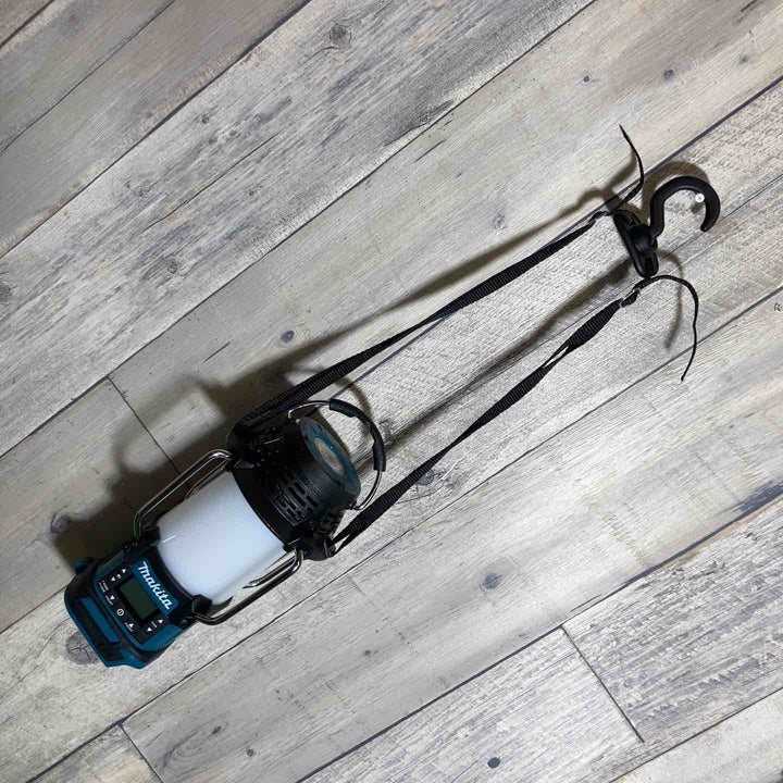 【美品】★マキタ(makita) コードレスランタン付きラジオ MR054　本体のみ　14.4/18V対応【戸田店】