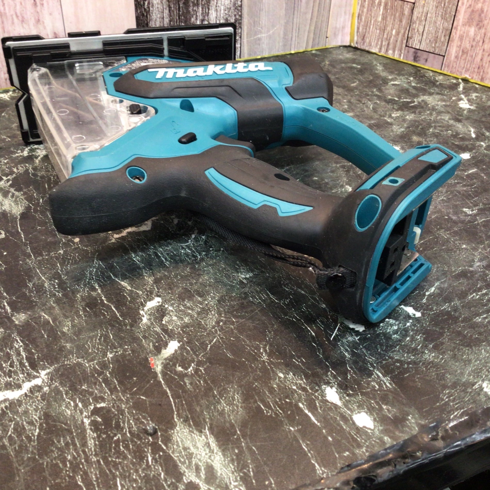 ☆マキタ(makita) コードレスボードカッタ SD180DZ【八潮店】 – アクト