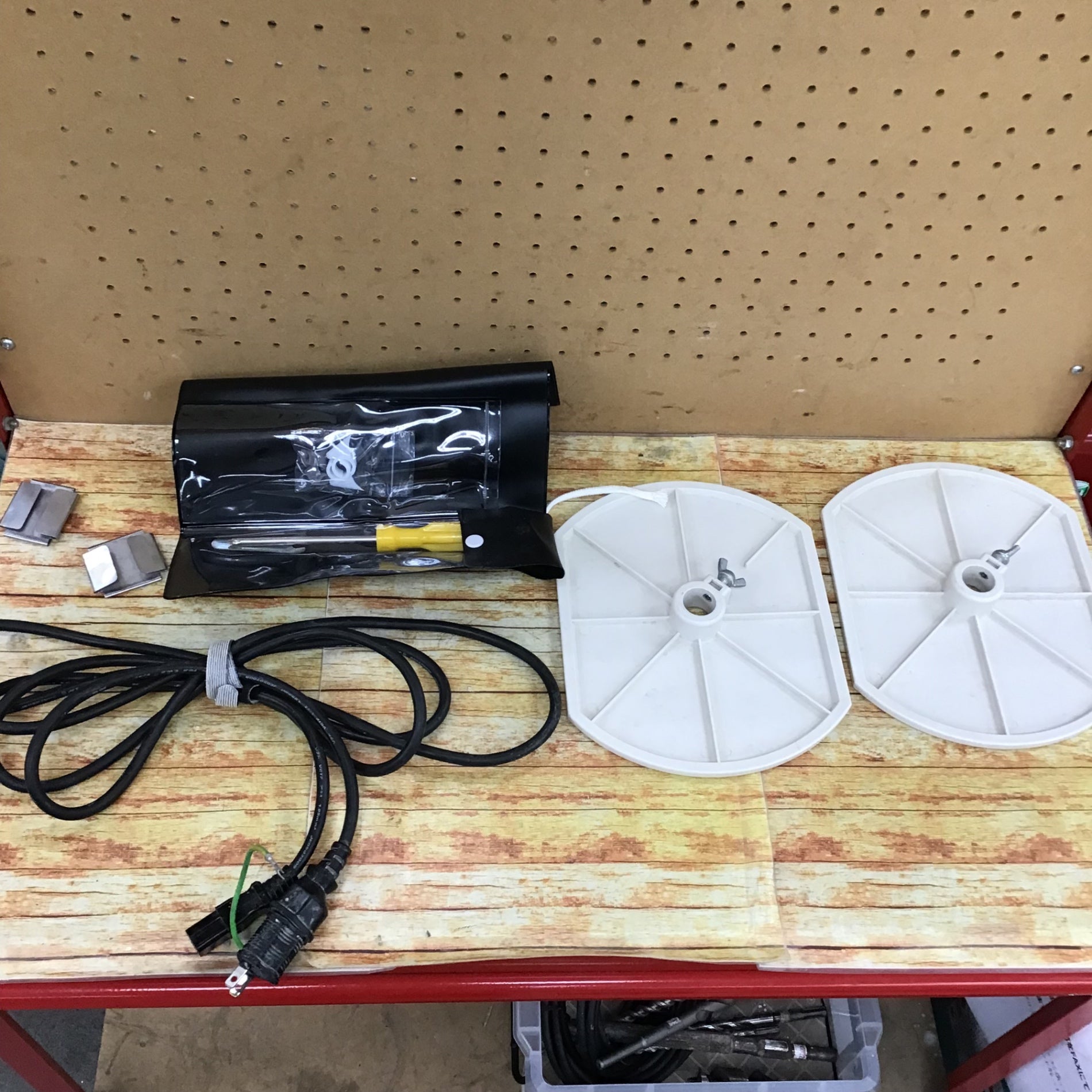 KLASS(旧:極東産機) PrimeμⅢ 自動壁紙糊付機【野田愛宕店】【店頭取引限定】【中古】管理番号：ITNI1JQC5PHS 大和市にて 極東産機 自動壁紙糊付機 プライムミューⅡ を店頭買取致し