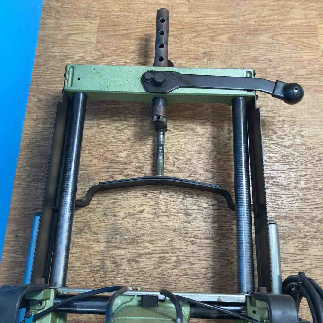 【店頭受取り限定】◇マキタ(makita) 全自動大入レルーター 2516C【岩槻店】