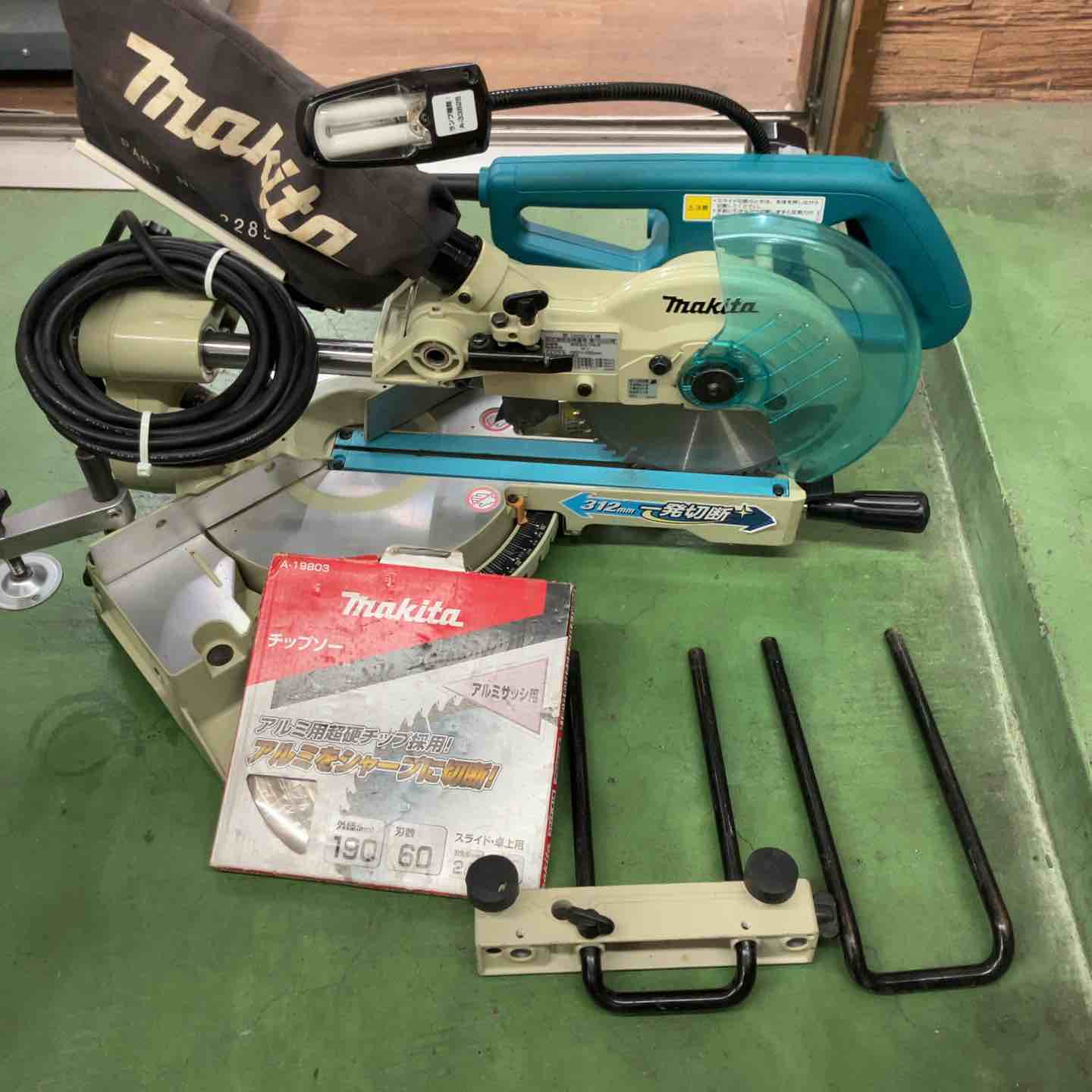 Makita 卓上丸ノコ 190mm スライドマルノコ LS0712 LS0712 スライドマルノコ 1台 マキタ 【通販モノタロウ】