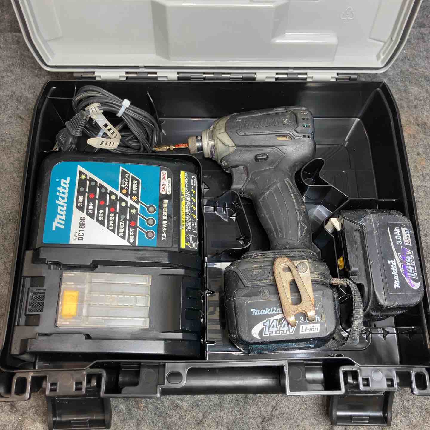 マキタ(makita) コードレスインパクトドライバー TD136DRFXB【桶川店】 マキタ(makita) コードレスインパクトドライバー TD136DRFXB【桶川店