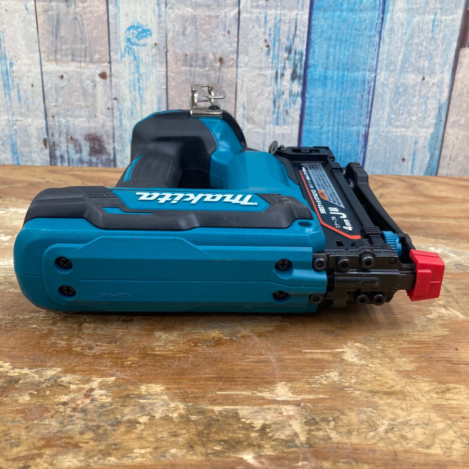 ○マキタ(makita)18Vコードレスタッカー ST421DZ 本体のみ【柏店