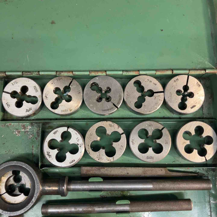 ダイス SCREW PLATES タップセット【戸田店】