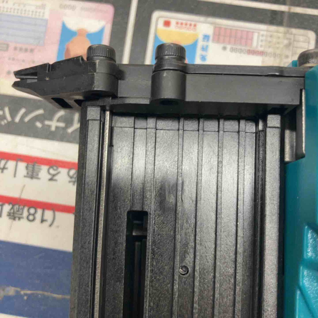 ◇マキタ 充電式35mm面木釘打ち機 FN350DZ【戸田店】