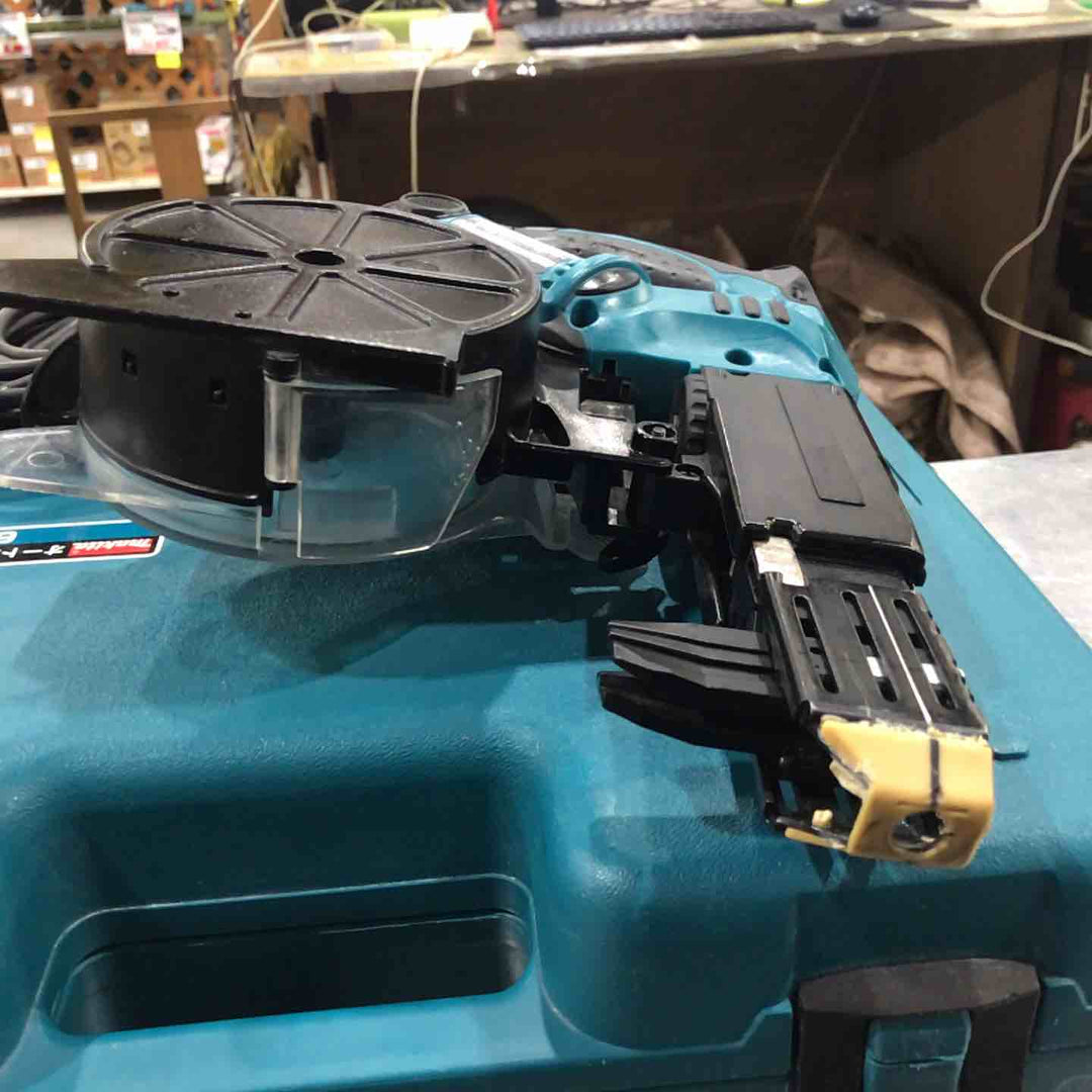 ☆マキタ(makita) オートパックスクリュードライバー 6841R【川口店】