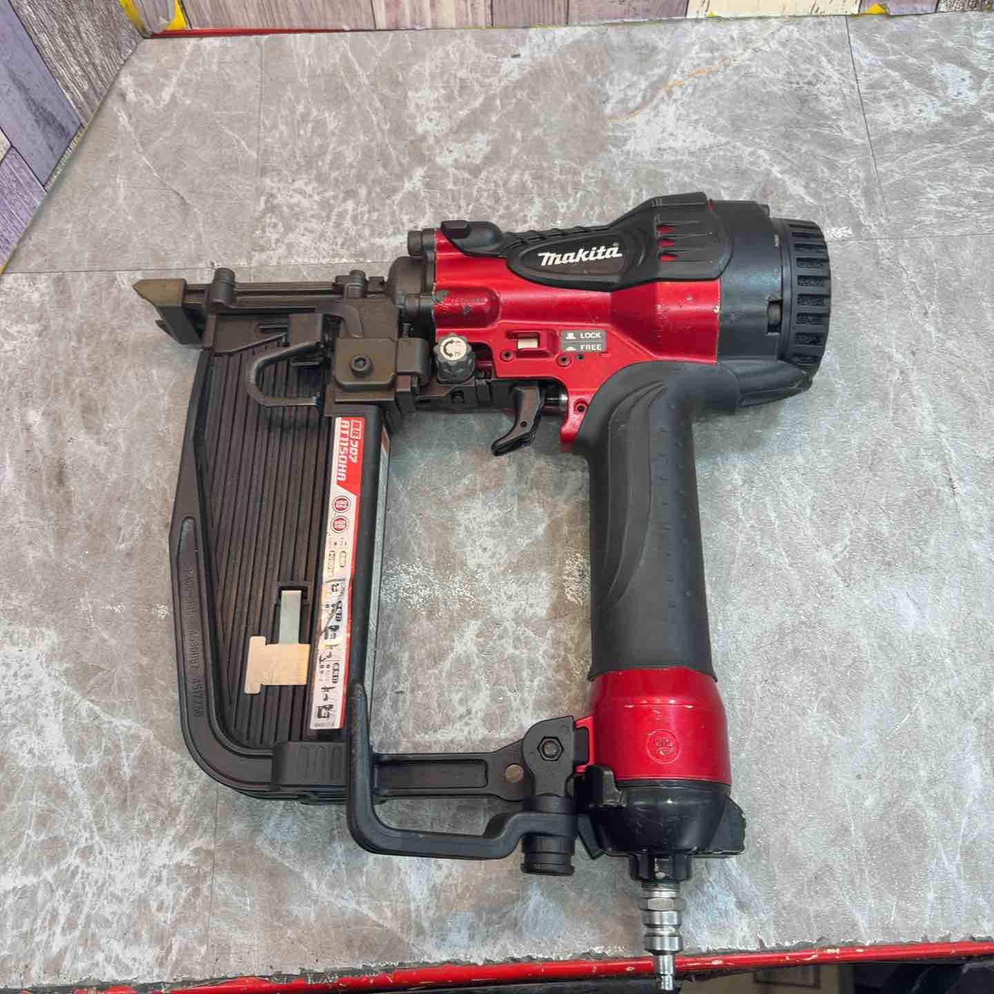 ☆マキタ(makita) 高圧フロアタッカ AT1150HA【八潮店】 – アクト