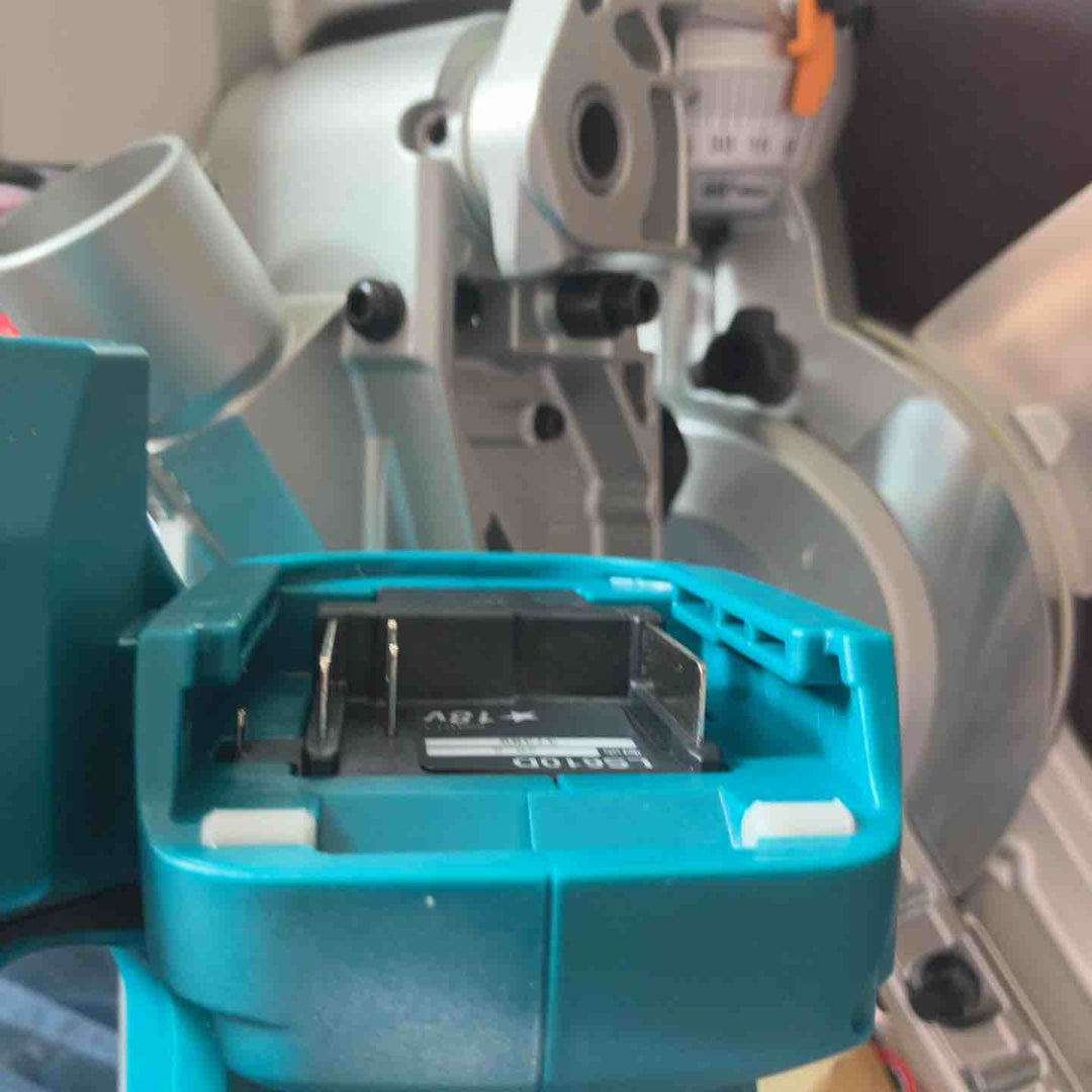 【未使用(店頭展示品)】★マキタ(makita) コードレススライドマルノコ LS610DZ【東大和店】
