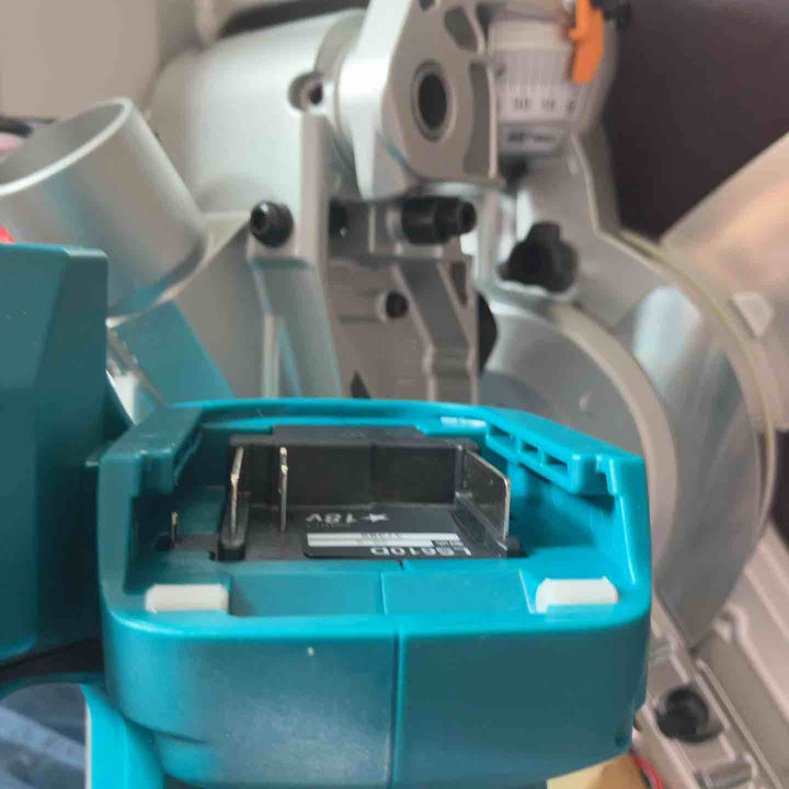 【未使用(店頭展示品)】★マキタ(makita) コードレススライドマルノコ LS610DZ【東大和店】