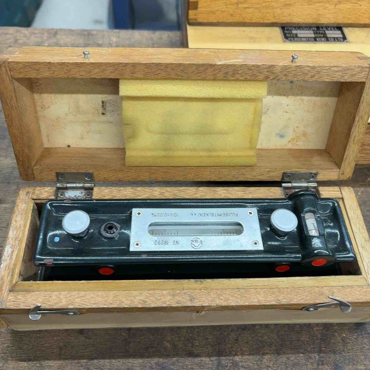 富士精密計器 精密平型水準器 No,19232 サイズ200【八潮店】