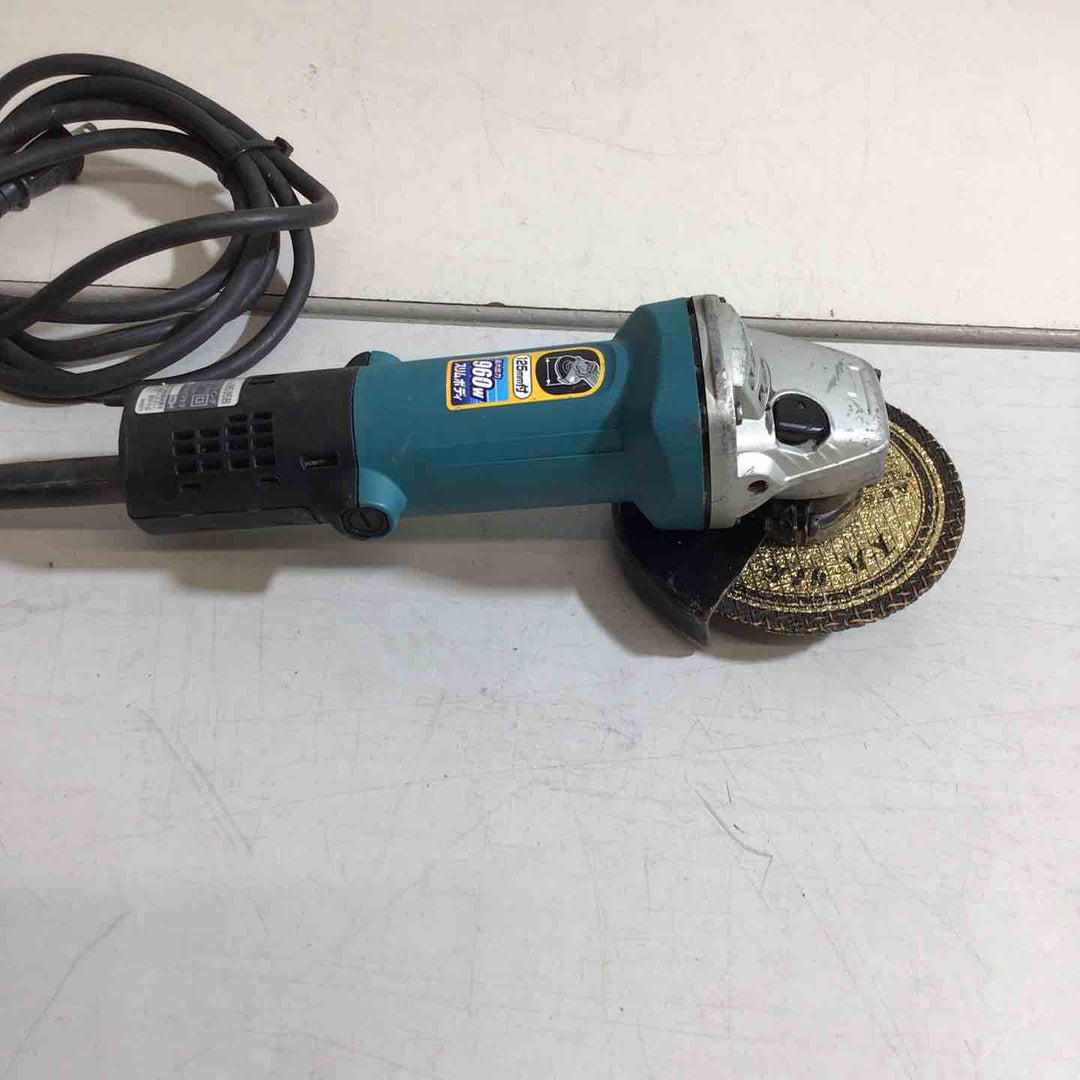 ☆マキタ(makita) 125mm ディスクグラインダ 9535B【戸田店】
