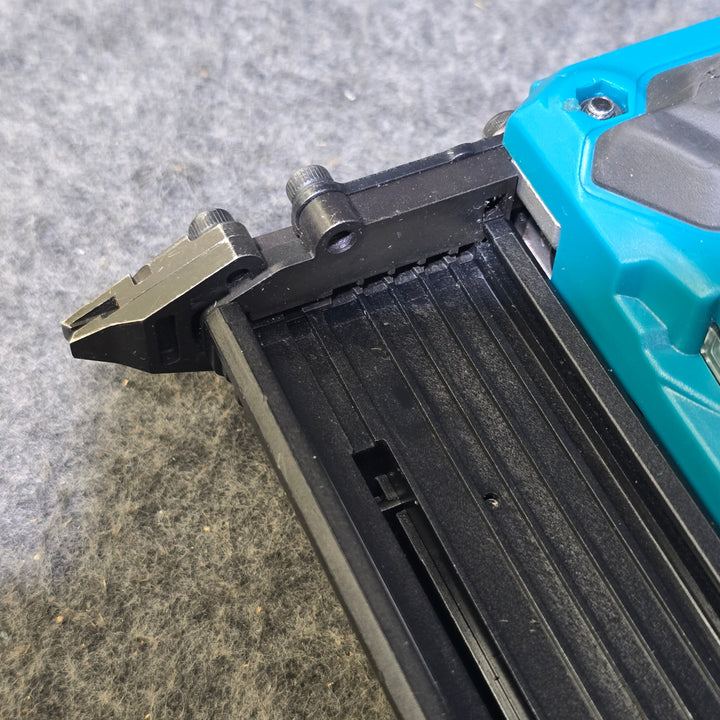 【中古品・メーカーメンテ済み！】マキタ(makita) コードレスフィニッシュネイラ FN350DRG【桶川店】