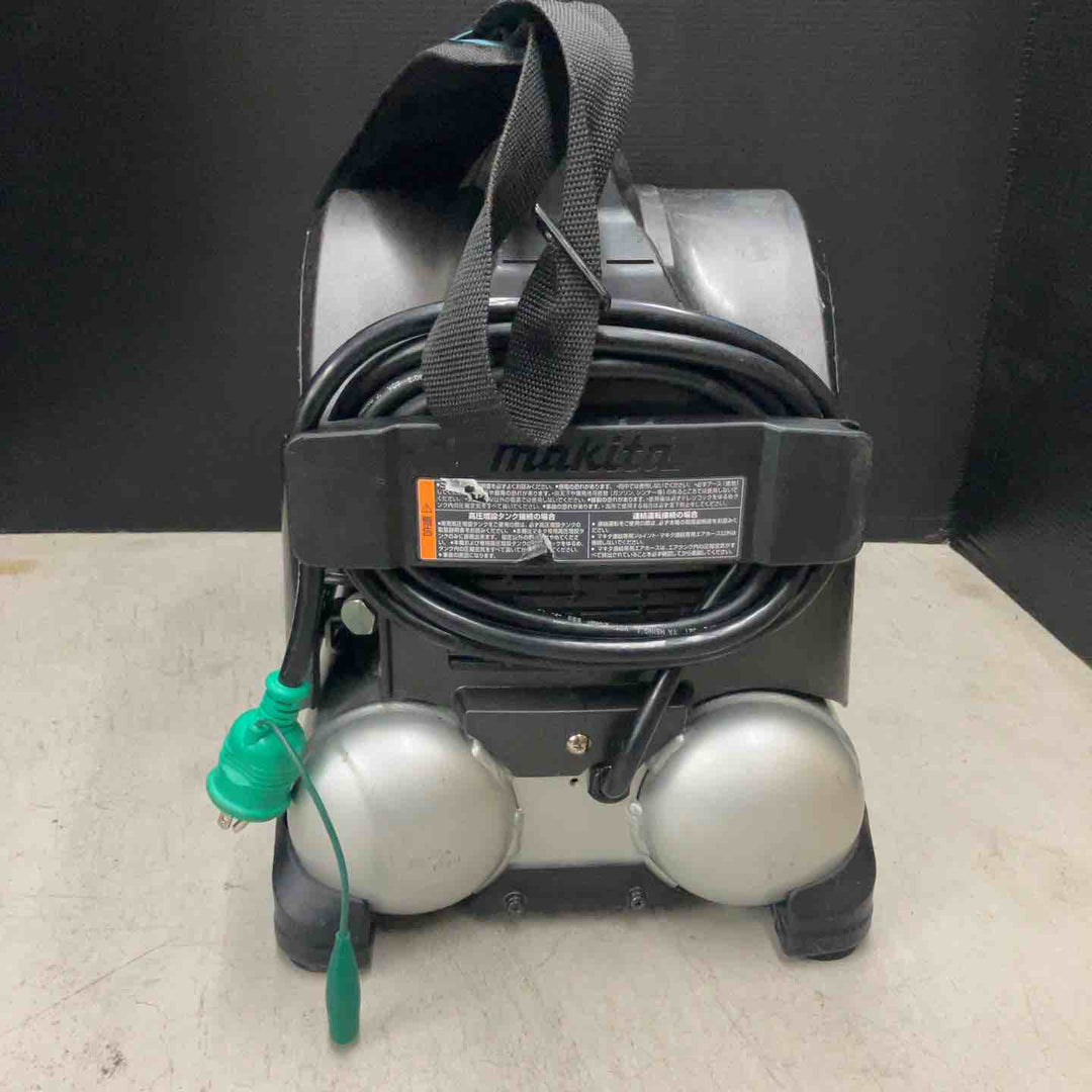 ★マキタ(makita) エアコンプレッサー AC462XSB【戸田店】